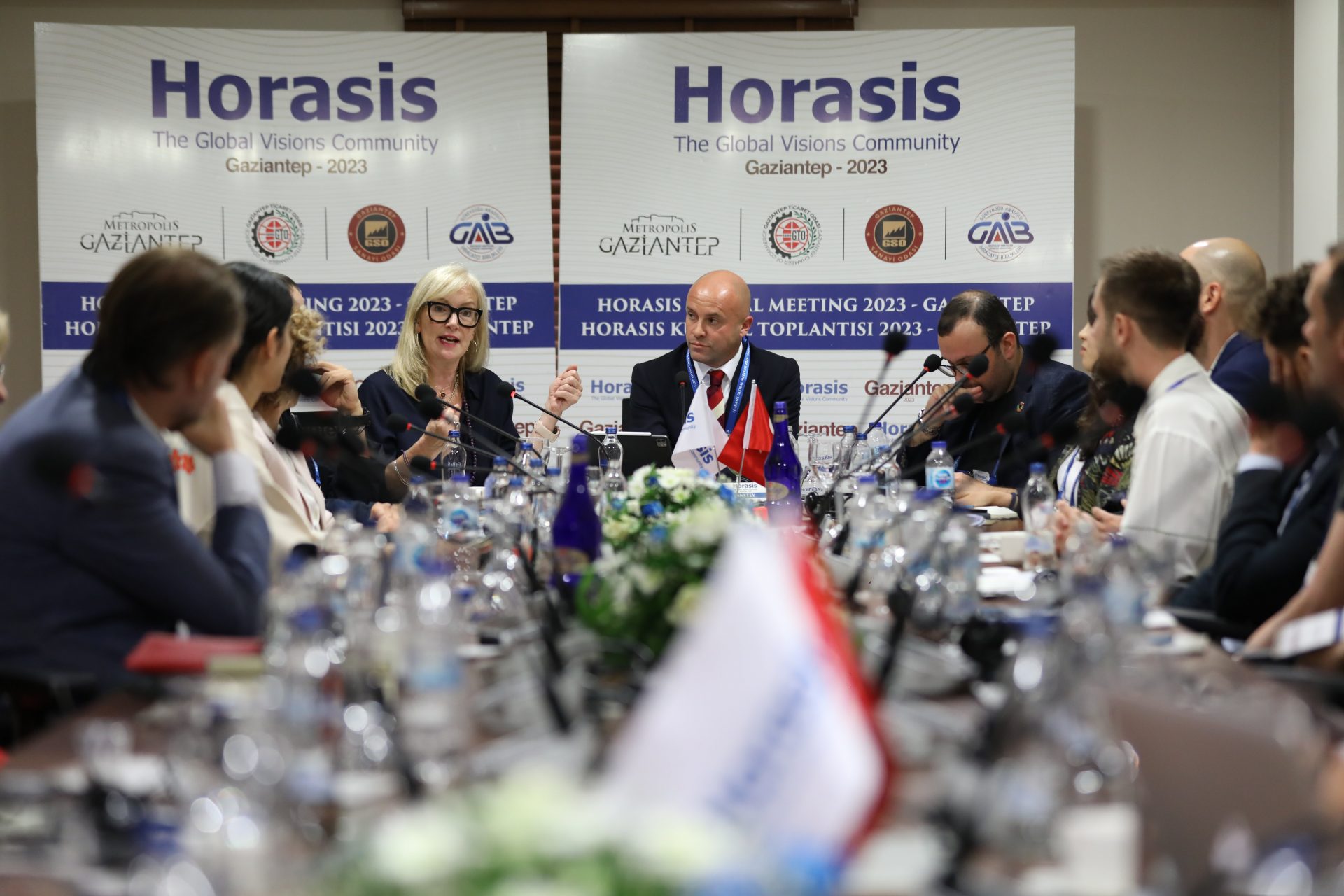https://gerencia.horasis.org/wp-content/uploads/2023/11/Jennifer-Nadel-Director-of-Compassionate-Politics-CCARE-Stanford-University-USA-on-the-panel-Harmonizing-Planetary-and-Human-Needs-1.jpg